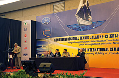 Séminaire international Amélioration de la mobilité en milieu urbain - Makassar 2014 - Association mondiale de la Route
